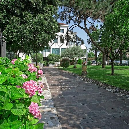 Park Hotel Ai Pini & Restaurant Ai Pini Mestre Dış mekan fotoğraf