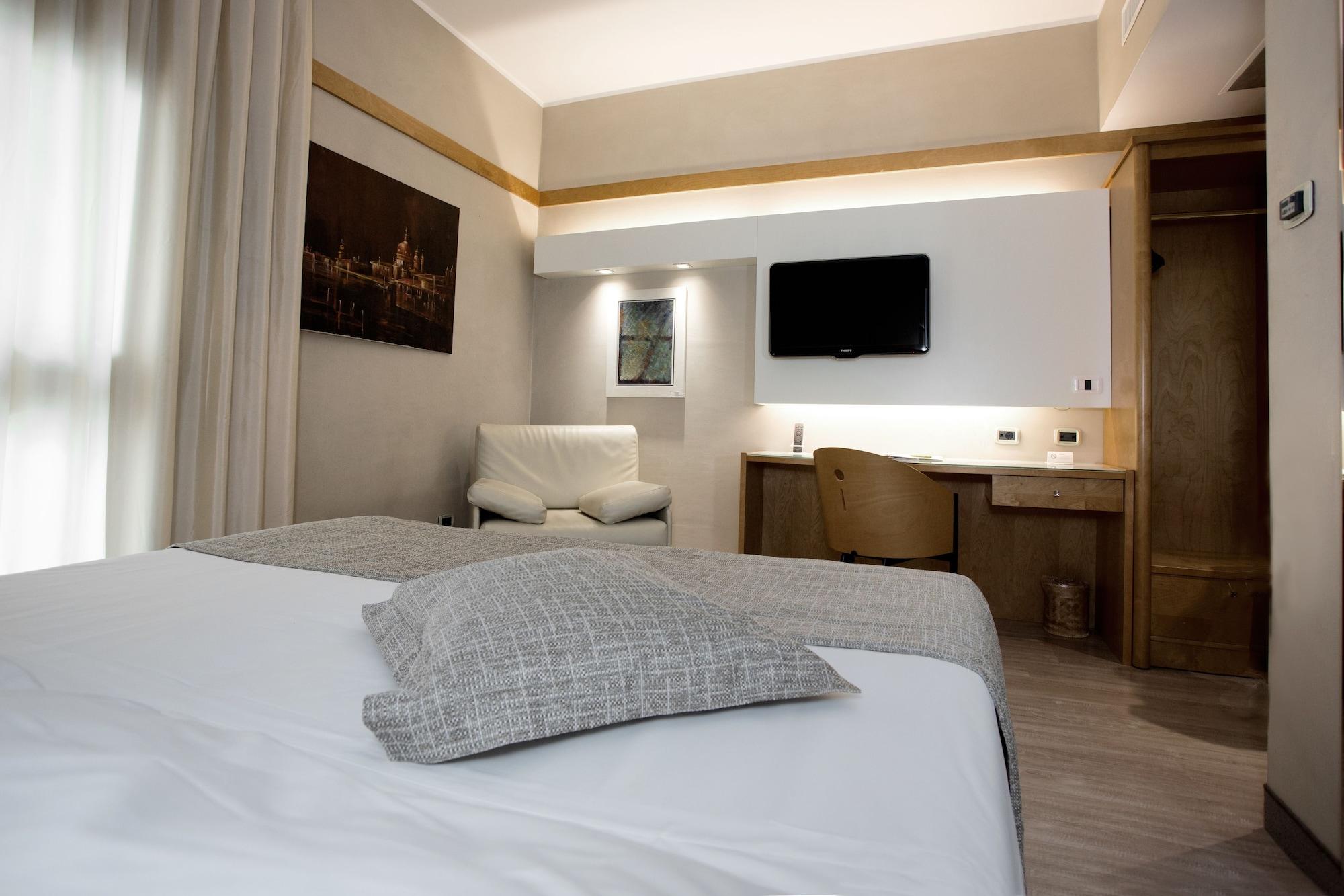 Park Hotel Ai Pini & Restaurant Ai Pini Mestre Dış mekan fotoğraf