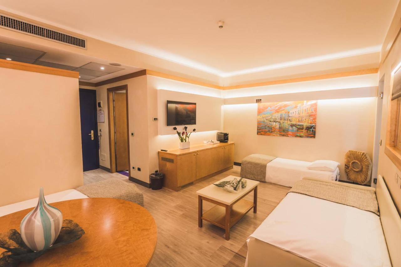 Park Hotel Ai Pini & Restaurant Ai Pini Mestre Dış mekan fotoğraf