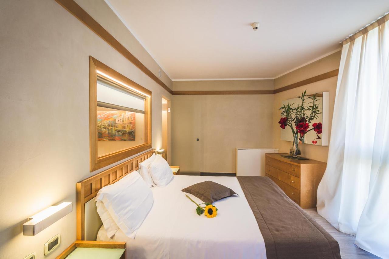 Park Hotel Ai Pini & Restaurant Ai Pini Mestre Dış mekan fotoğraf