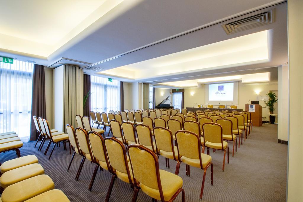 Park Hotel Ai Pini & Restaurant Ai Pini Mestre Dış mekan fotoğraf