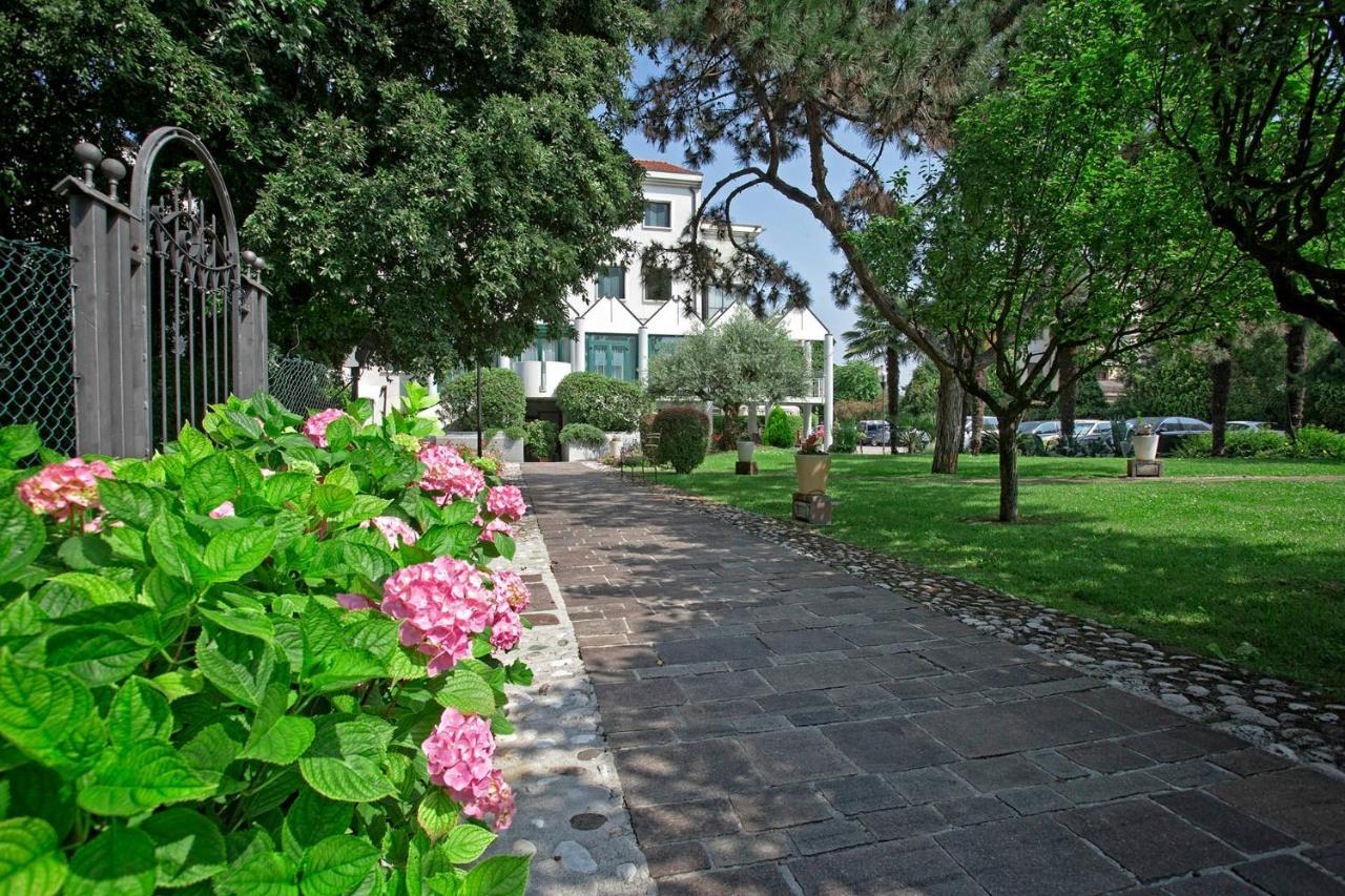 Park Hotel Ai Pini & Restaurant Ai Pini Mestre Dış mekan fotoğraf